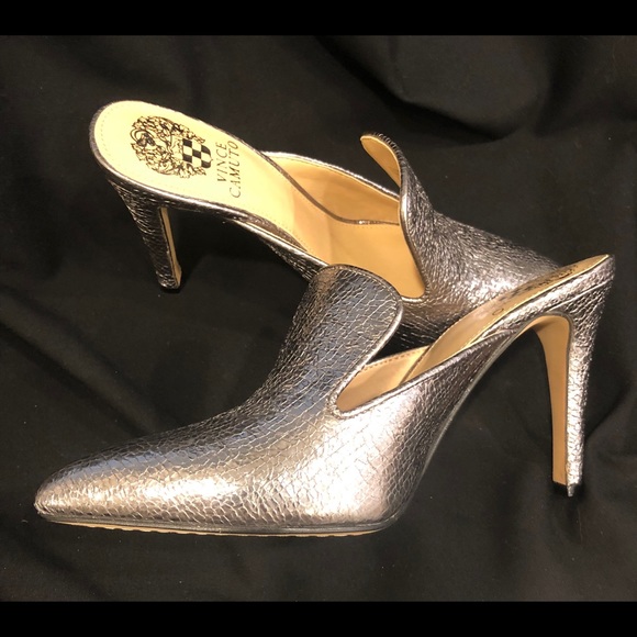 Vince Camuto metallic Silver mule heel - Picture 2 of 3